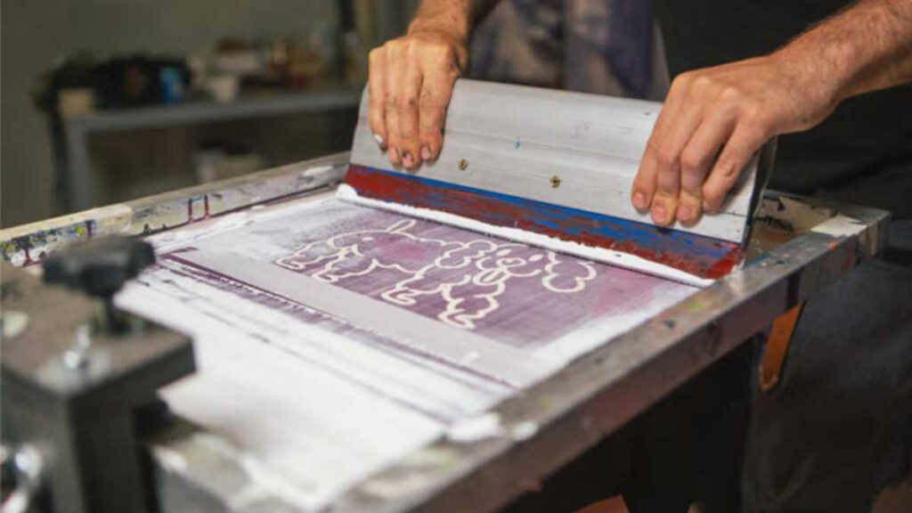 MOQ Strategies: How Small Print Shops Buy Plastisol Ink Without Overpaying