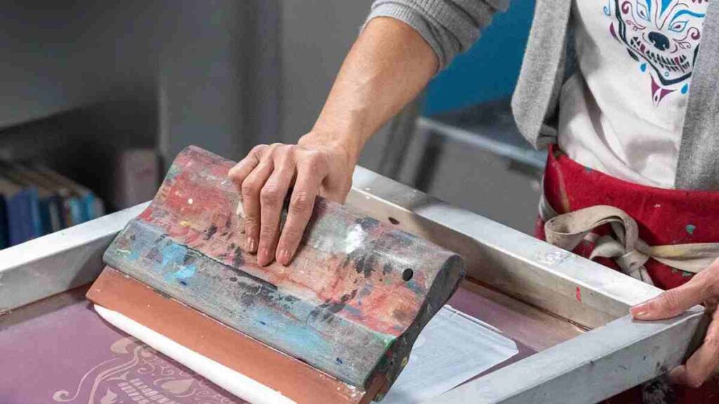 Why Do Pigment-Dyed T-Shirts Need Low-Bleed Plastisol Ink A Supplier Guide